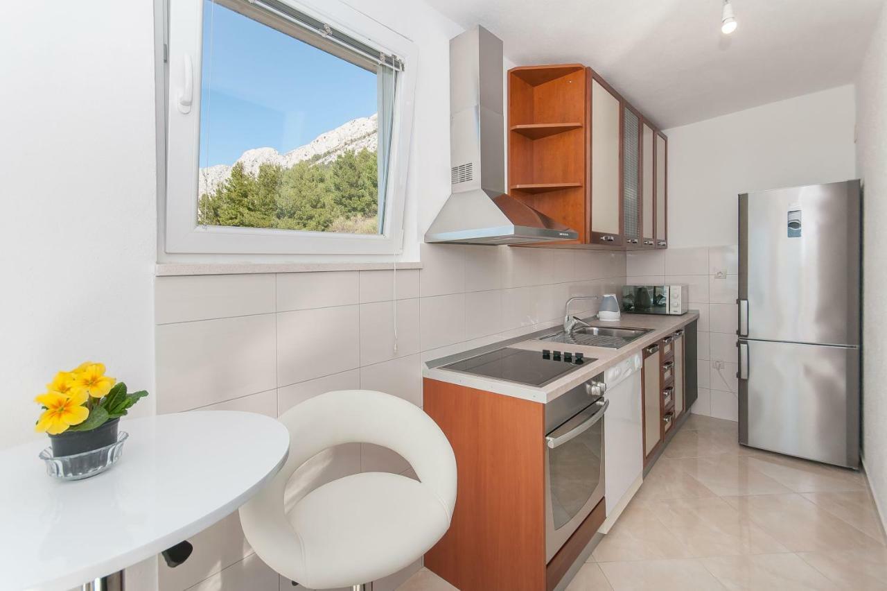 Apartment Ines Оміш Екстер'єр фото