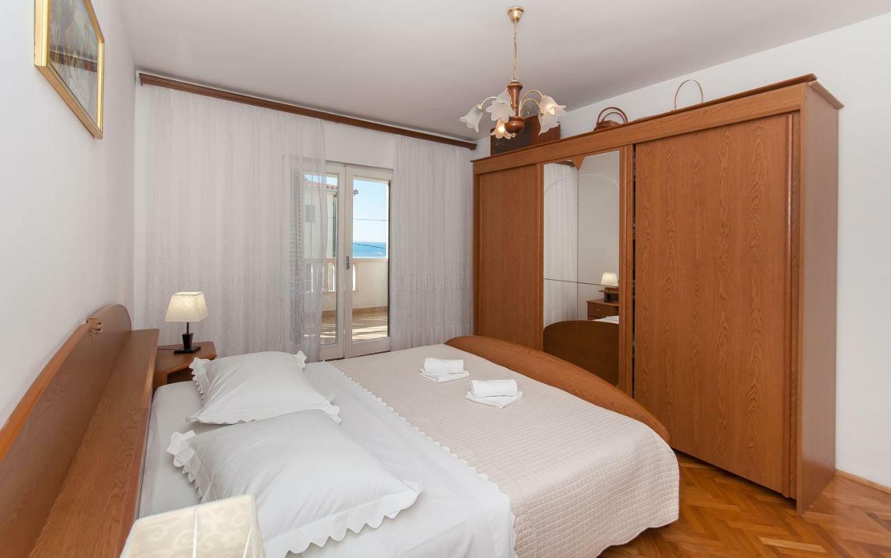 Apartment Ines Оміш Екстер'єр фото