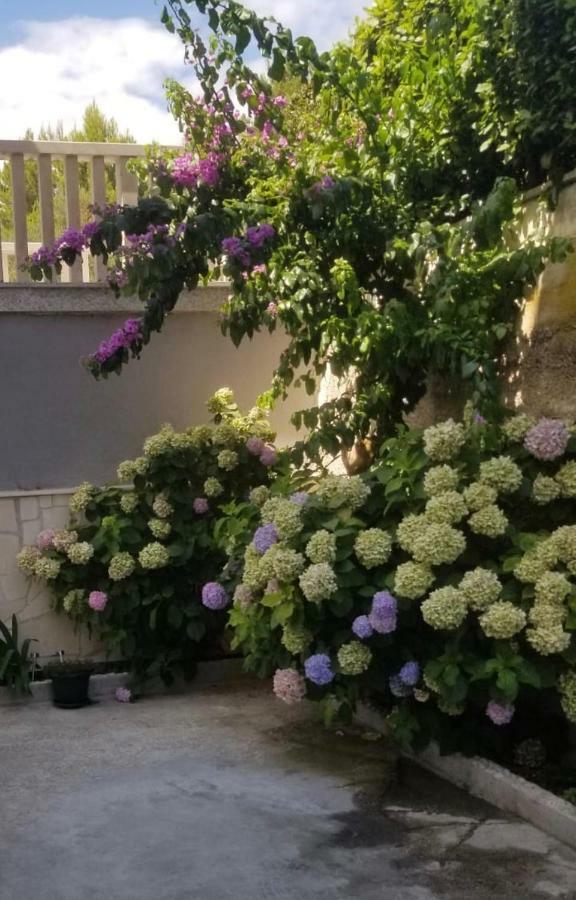 Apartment Ines Оміш Екстер'єр фото